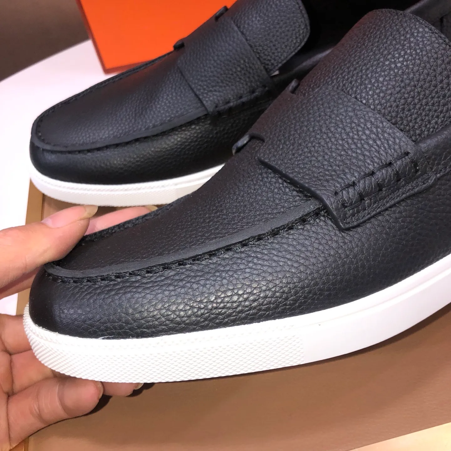 Men's shoes💰560💰[HERMES] (cowhide lining)🍀Italian top luxury🍀He does not pursue novel styles and gorgeous colors, but attracts the favor of successful men with his flawless, elegant and classic style. Formal leather shoes This very comfortable, simple and stable style allows you to easily match any style! The pattern is absolutely 1:1 refined from the original case, and we strive for excellence in materials, imported cowhide + cowhide lining💪💪💪extraordinary texture👍! .Code number: 39-45 (45 customized)